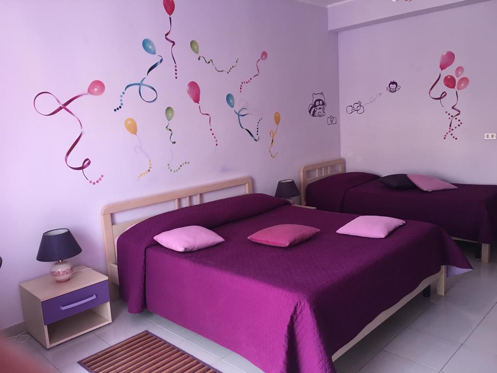 I Colori Dell'Arcobaleno Bed & Breakfast Santo Stefano di Camastra Dış mekan fotoğraf